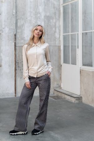 Mila Sarvé blouse Isabella zand